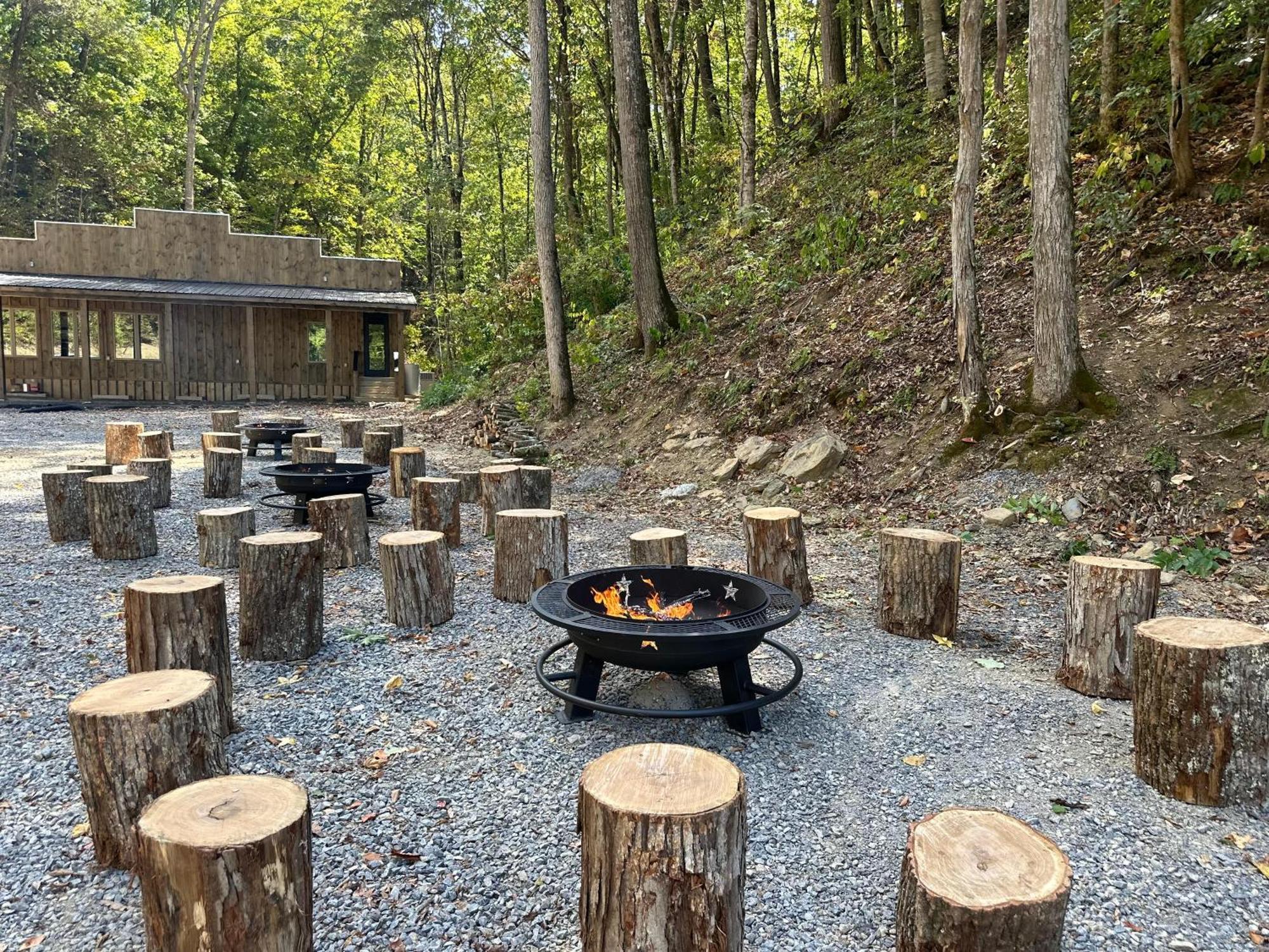 Cozy Cove Retreat W Lake View Hot Tub Firepit Dandridge Exterior foto